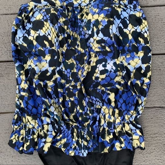 EUC Silhouette Solutions 1 PC Floral Swimsuit - Picture 3 of 14